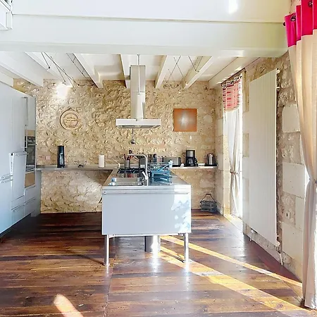 Maison De Maitre De Charme Avec Piscine & Parc Plassac (Gironde)