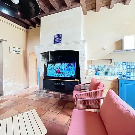 Prázdninový dům Maison De Maitre De Charme Avec Piscine & Parc Plassac (Gironde)