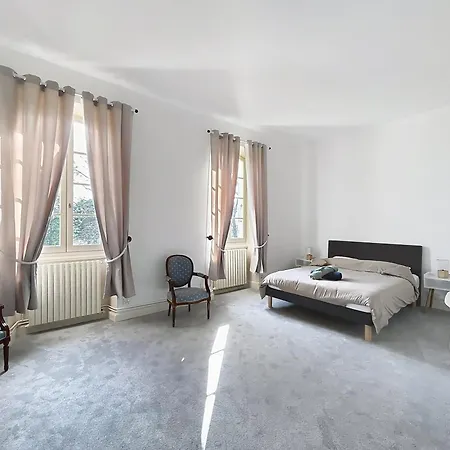 Maison De Maitre De Charme Avec Piscine & Parc Plassac (Gironde)