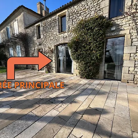 Maison De Maitre De Charme Avec Piscine & Parc Plassac (Gironde)