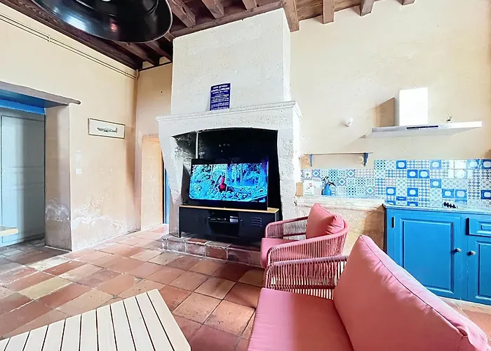 Prázdninový dům Maison De Maitre De Charme Avec Piscine & Parc Plassac (Gironde)