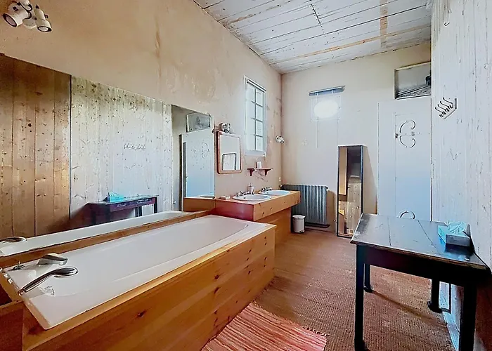 Prázdninový dům Maison De Maitre De Charme Avec Piscine & Parc