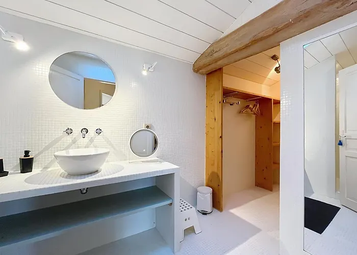 Maison De Maitre De Charme Avec Piscine & Parc * Plassac (Gironde)