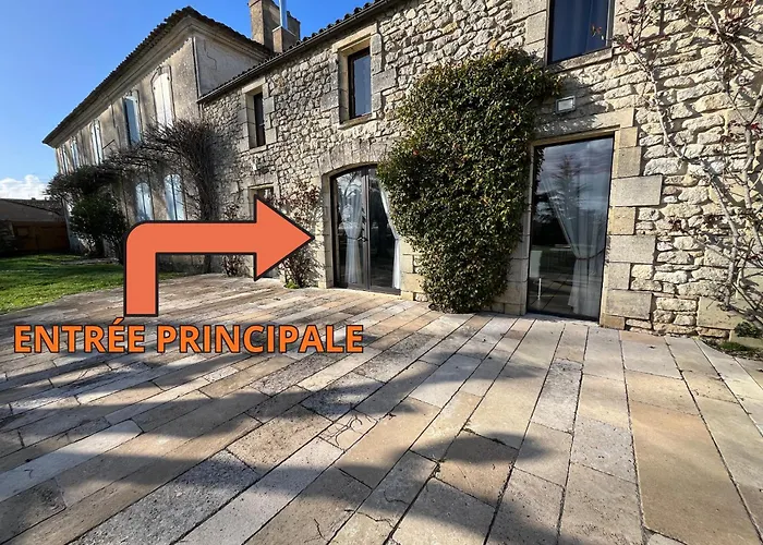 Maison De Maitre De Charme Avec Piscine & Parc Plassac (Gironde)